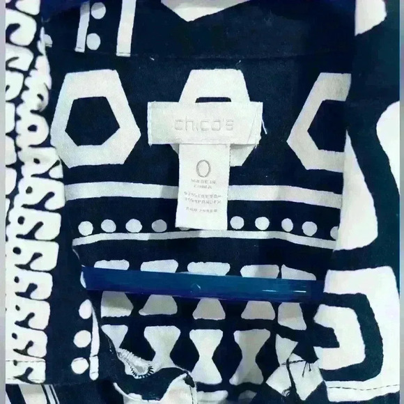 🔥Chicos Pull over Bottom up 🔥 - Picture 3 of 6